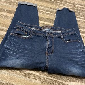 Ankle blue jeans